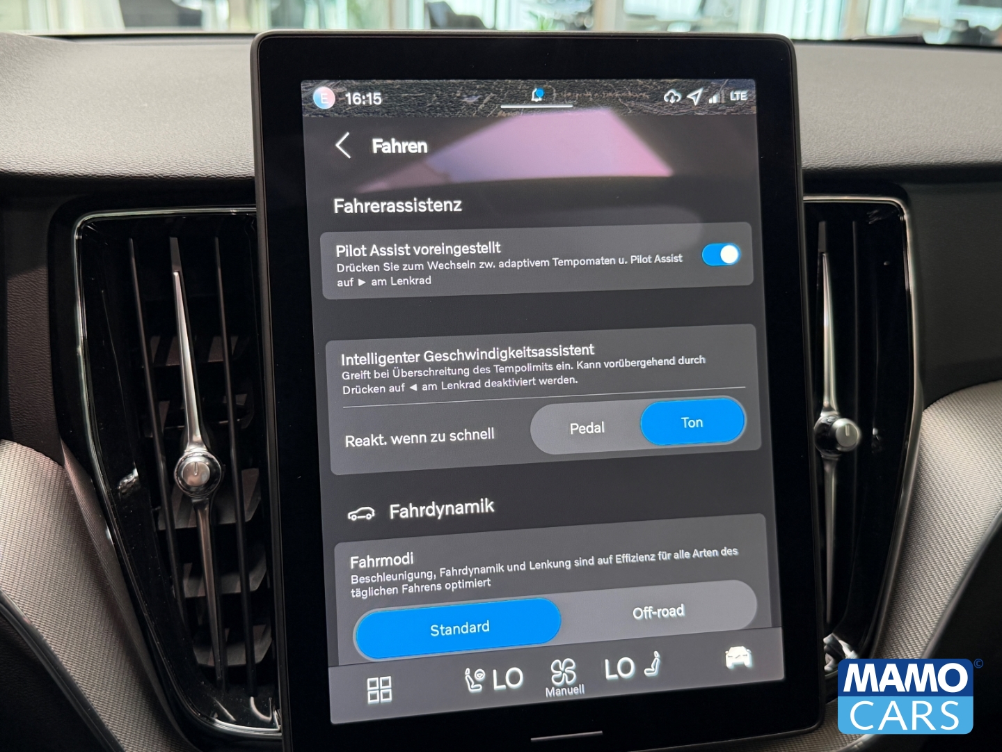 Fahrzeugabbildung Volvo XC60 B5 AWD Plus Black Edition AHK/ACC/360°/PANO