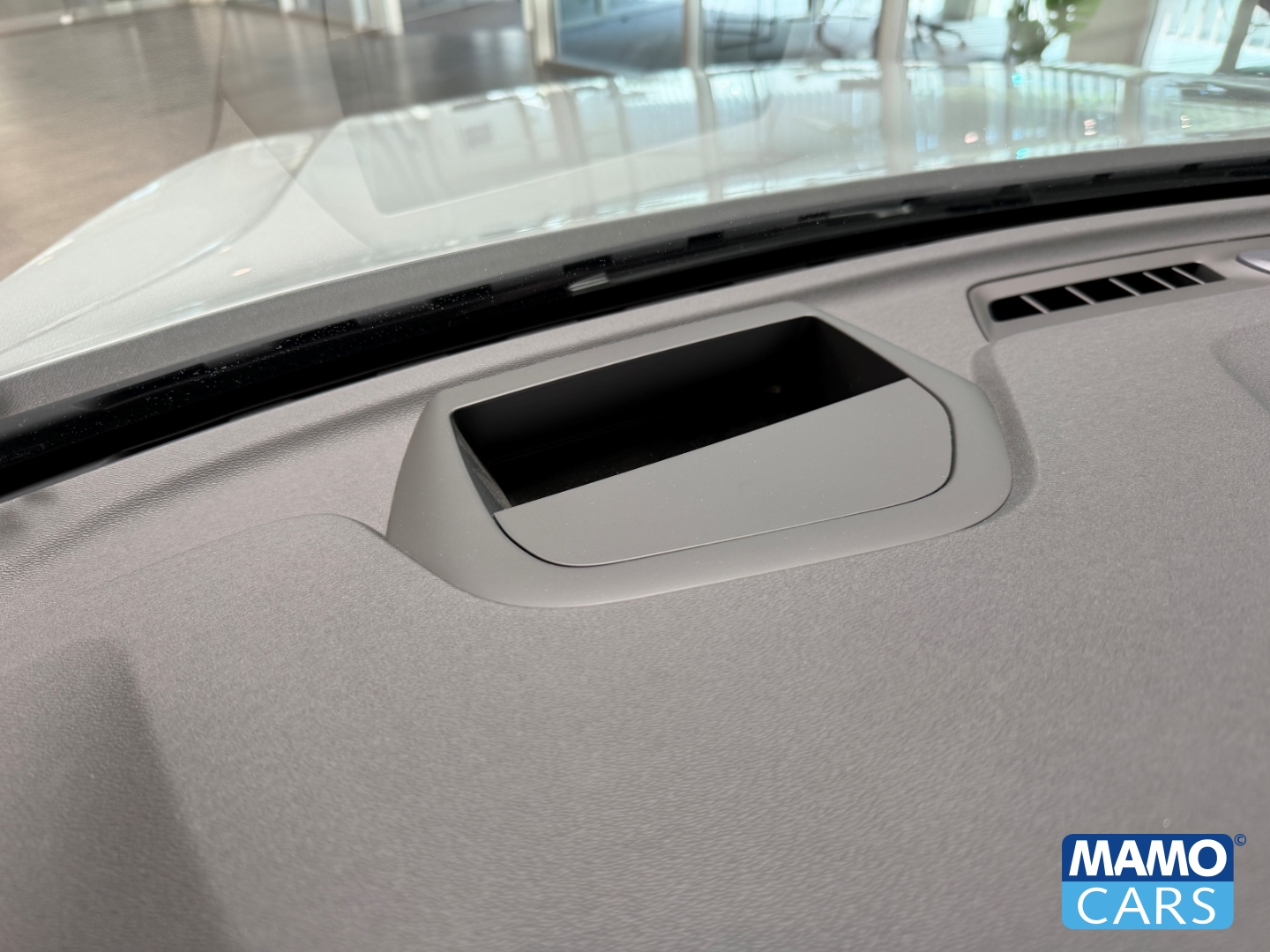 Fahrzeugabbildung Volvo XC60 B5 AWD Plus Black Edition AHK/ACC/360°/PANO