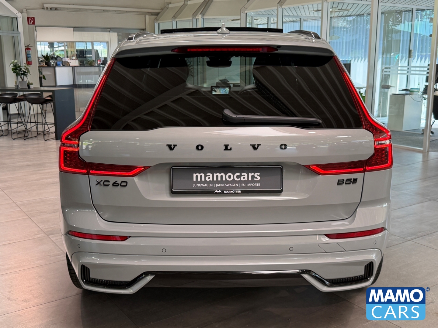Fahrzeugabbildung Volvo XC60 B5 AWD Plus Black Edition AHK/ACC/360°/PANO