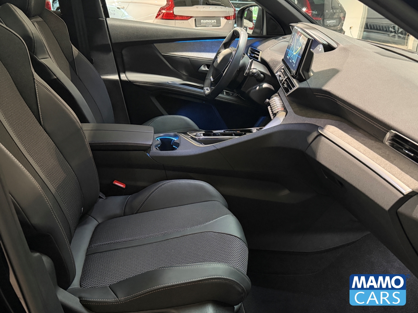 Fahrzeugabbildung Peugeot 3008 GT 1.2 PureTech ACC/BLIS/CAM/PANO/SHZ/APPLE