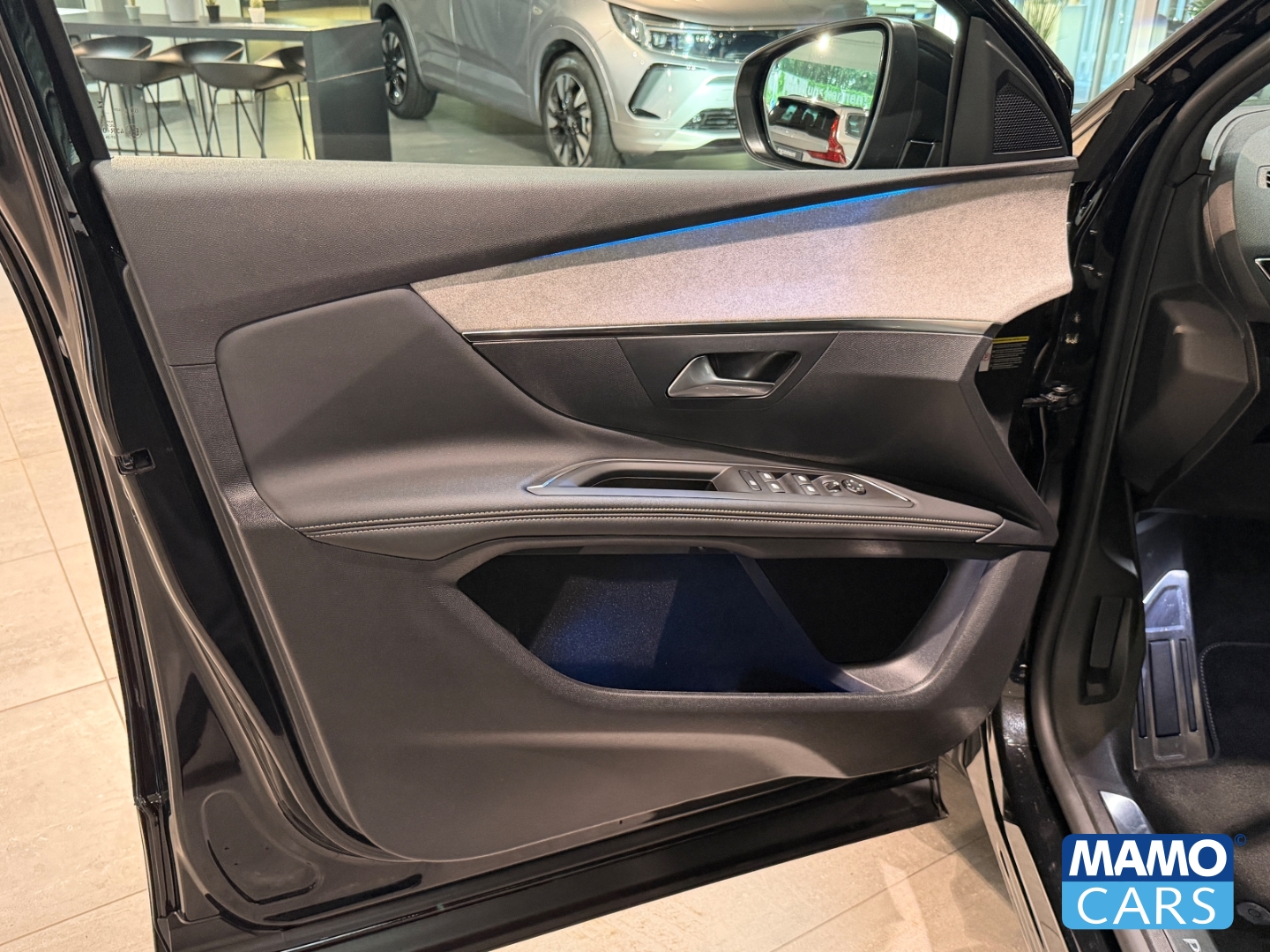 Fahrzeugabbildung Peugeot 3008 GT 1.2 PureTech ACC/BLIS/CAM/PANO/SHZ/APPLE