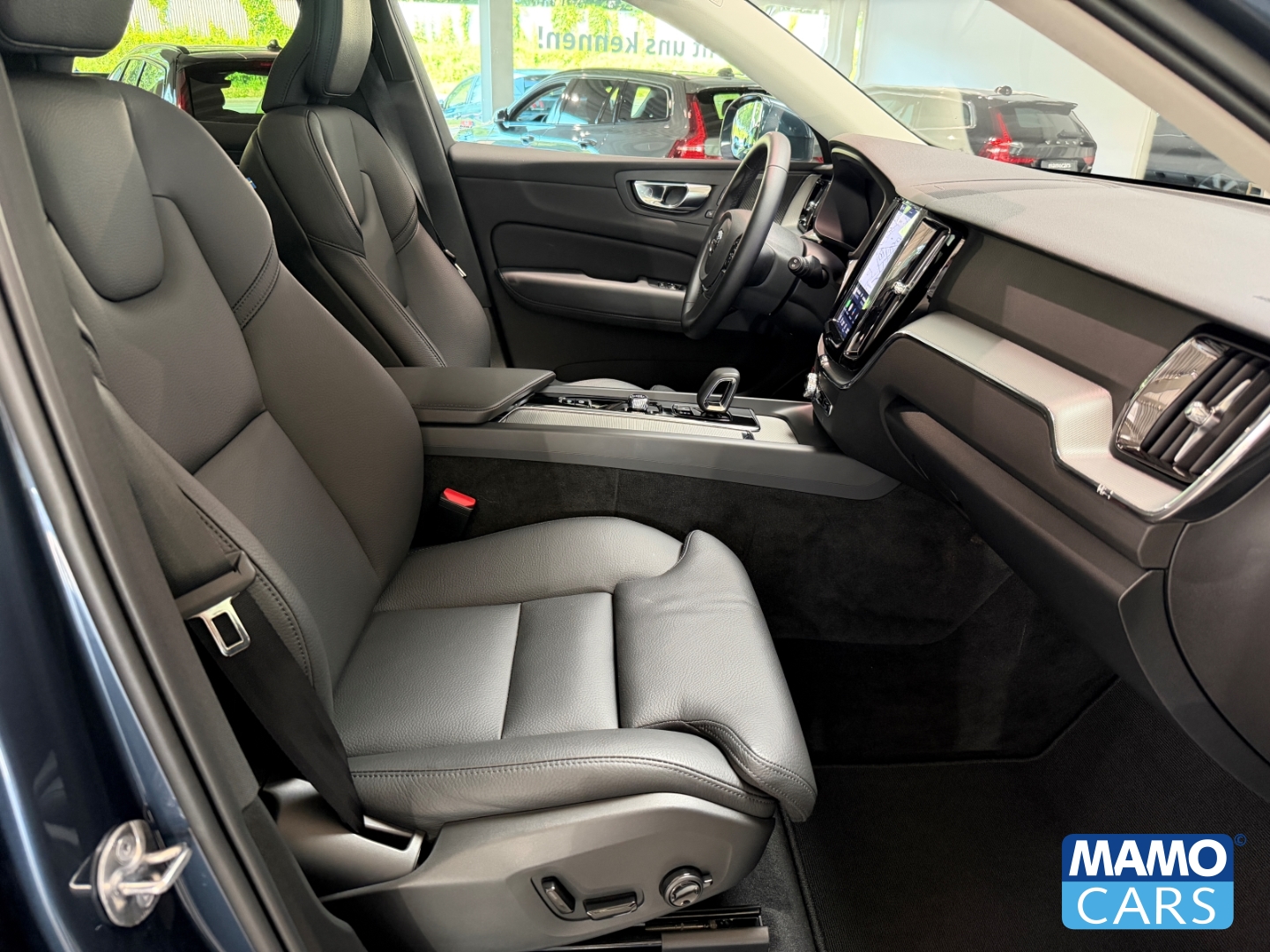 Fahrzeugabbildung Volvo XC60 T6 AWD Plus Bright Recharge ACC/BLIS/PANO