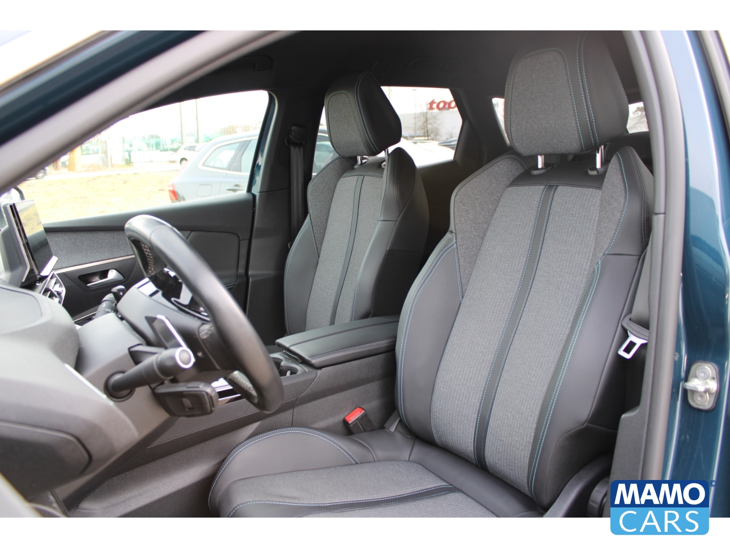 Fahrzeugabbildung Peugeot 3008 1.2 Allure Pack AHK/Allwetter/SHZ/Kamera