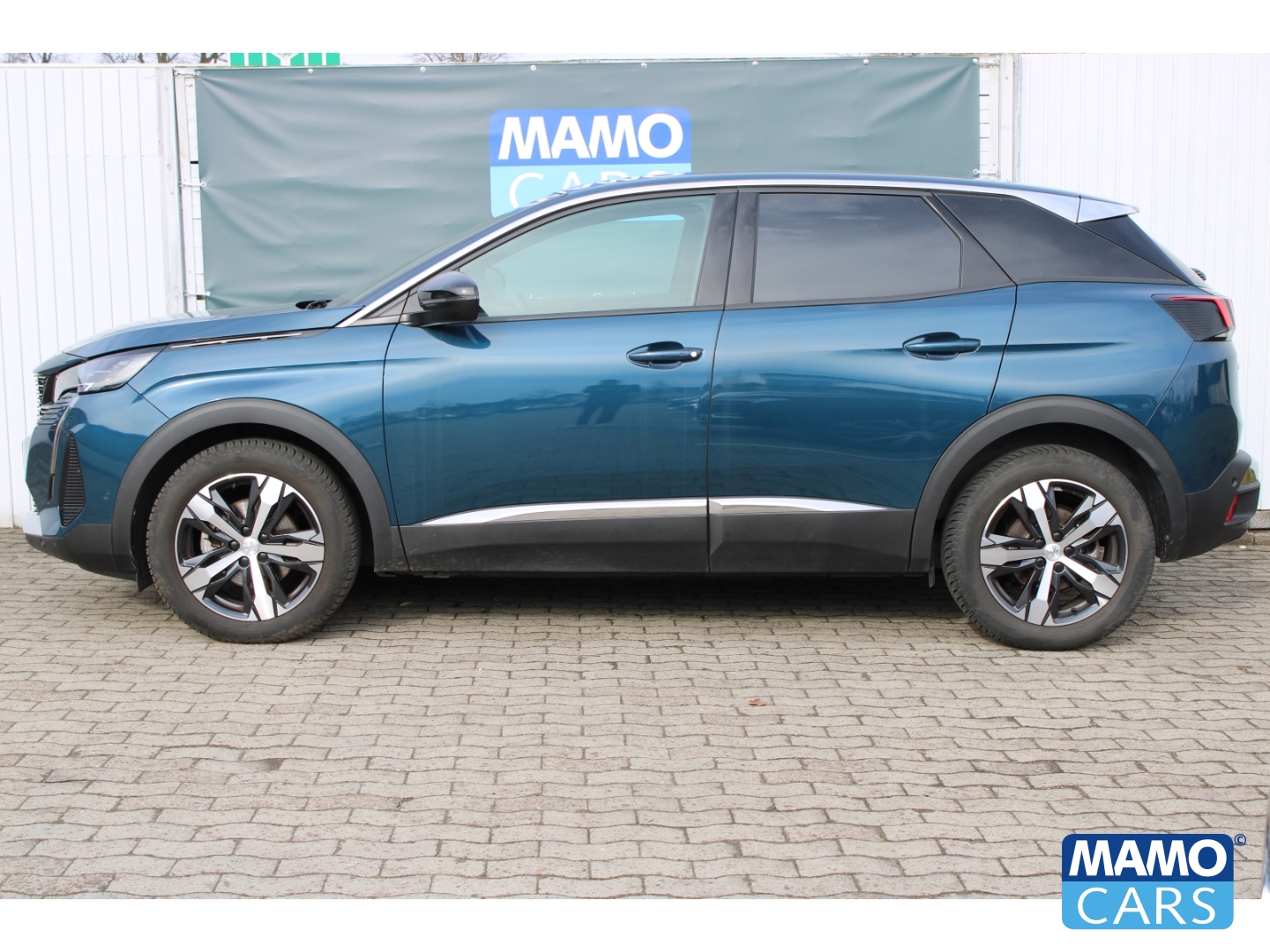 Fahrzeugabbildung Peugeot 3008 1.2 Allure Pack AHK/Allwetter/SHZ/Kamera