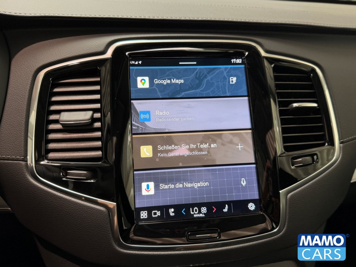Fahrzeugabbildung Volvo XC90 T8 AWD Ultra Bright 7-Sitzer AHK/HUD/PANO