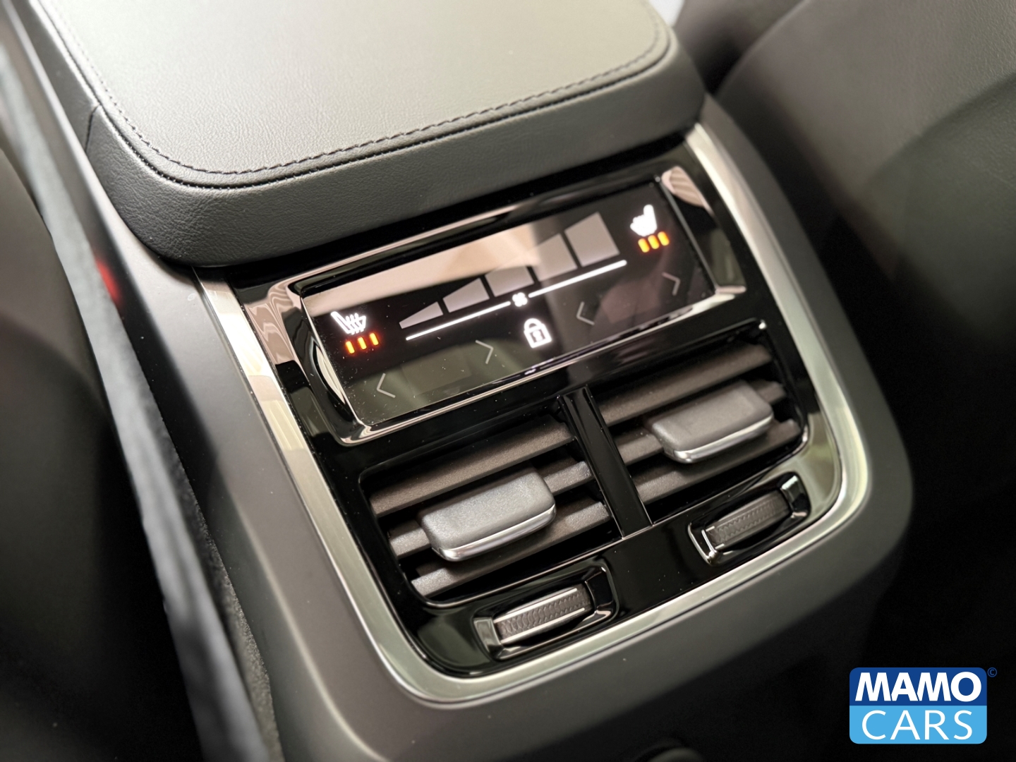 Fahrzeugabbildung Volvo XC90 T8 AWD Ultra Bright 7-Sitzer AHK/HUD/PANO