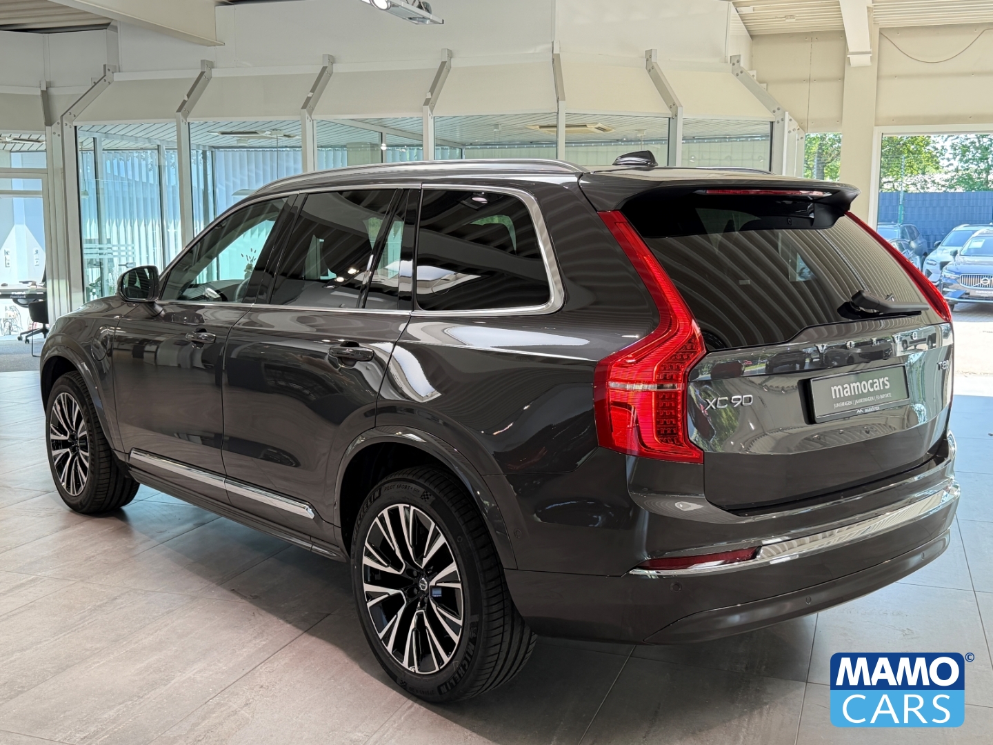 Fahrzeugabbildung Volvo XC90 T8 AWD Ultra Bright 7-Sitzer AHK/HUD/PANO