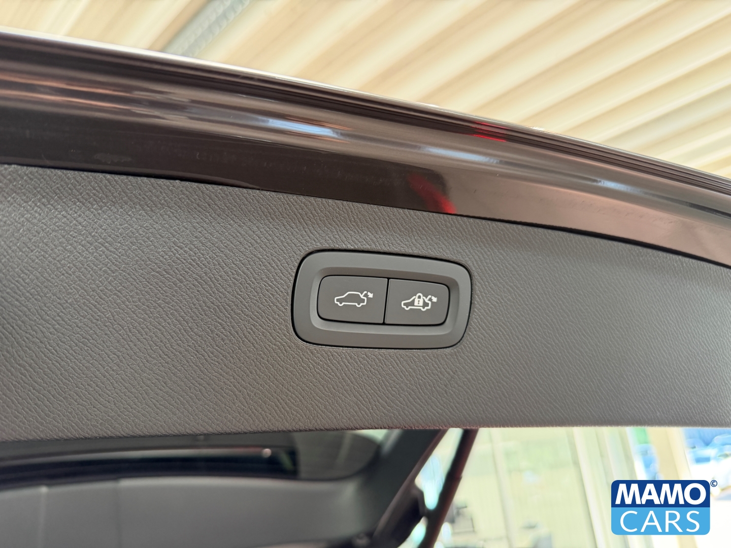 Fahrzeugabbildung Volvo XC90 T8 AWD Ultra Bright 7-Sitzer AHK/HUD/PANO
