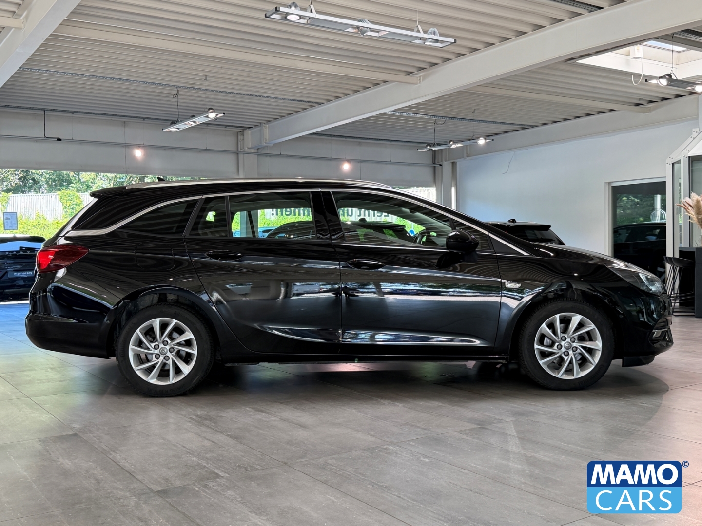 Fahrzeugabbildung Opel Astra K ST Business Elegance BLIS/CAM/NAVI/SHZ