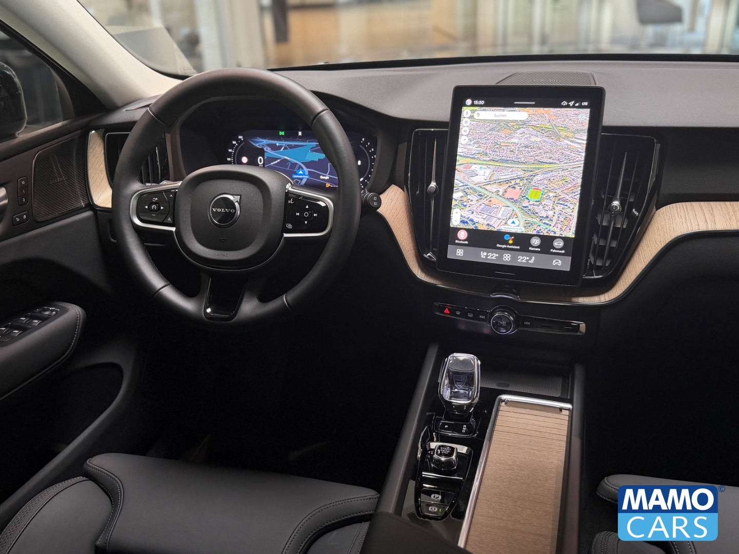 Fahrzeugabbildung Volvo XC60 B5 AWD Plus Dark FACELIFT/ACC/BLIS/360°/PANO/HUD