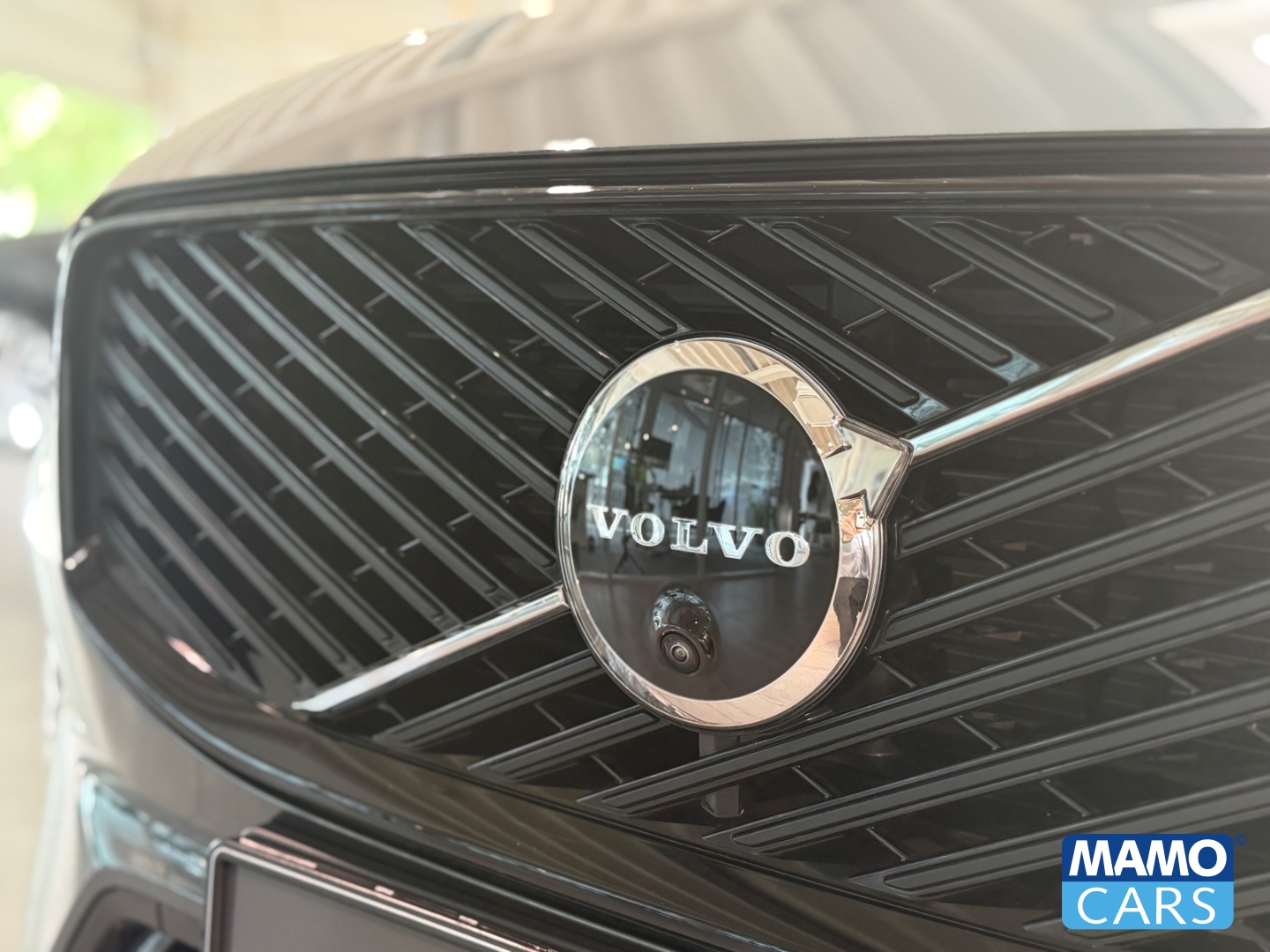 Fahrzeugabbildung Volvo XC60 B5 AWD Plus Dark FACELIFT/ACC/BLIS/360°/PANO/HUD