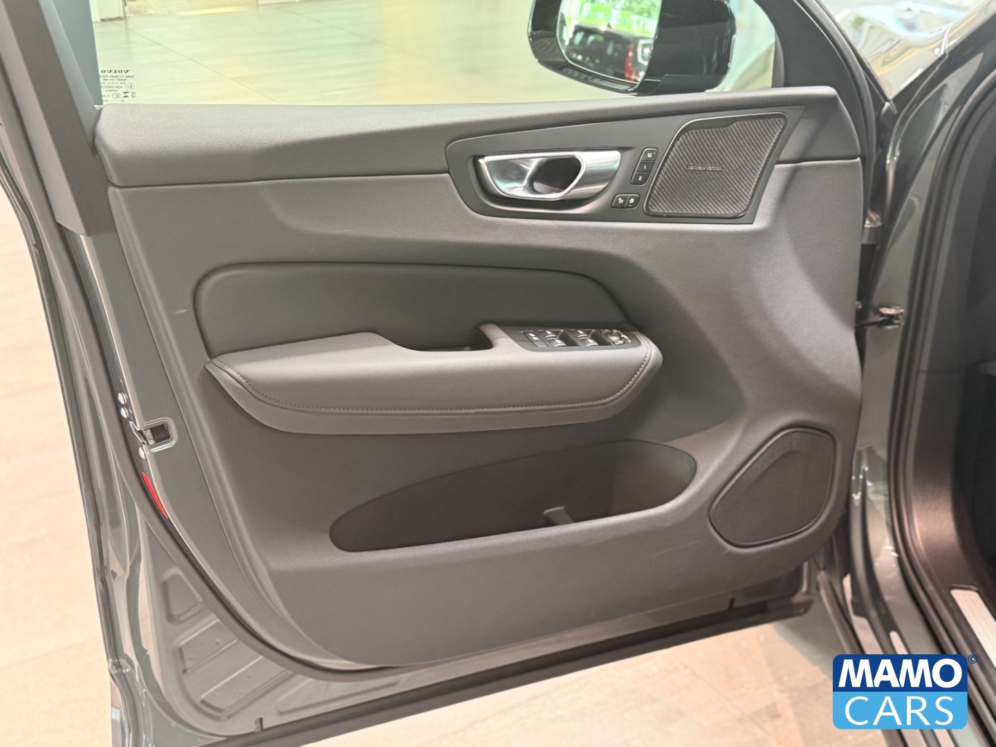 Fahrzeugabbildung Volvo XC60 B5 AWD Plus Dark FACELIFT/ACC/BLIS/360°/PANO/HUD