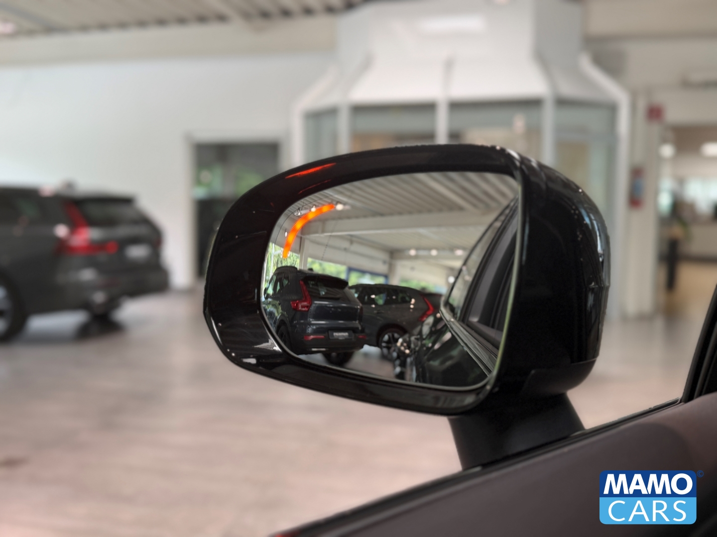 Fahrzeugabbildung Volvo XC60 B5 AWD Plus Dark FACELIFT/ACC/BLIS/360°/PANO/HUD
