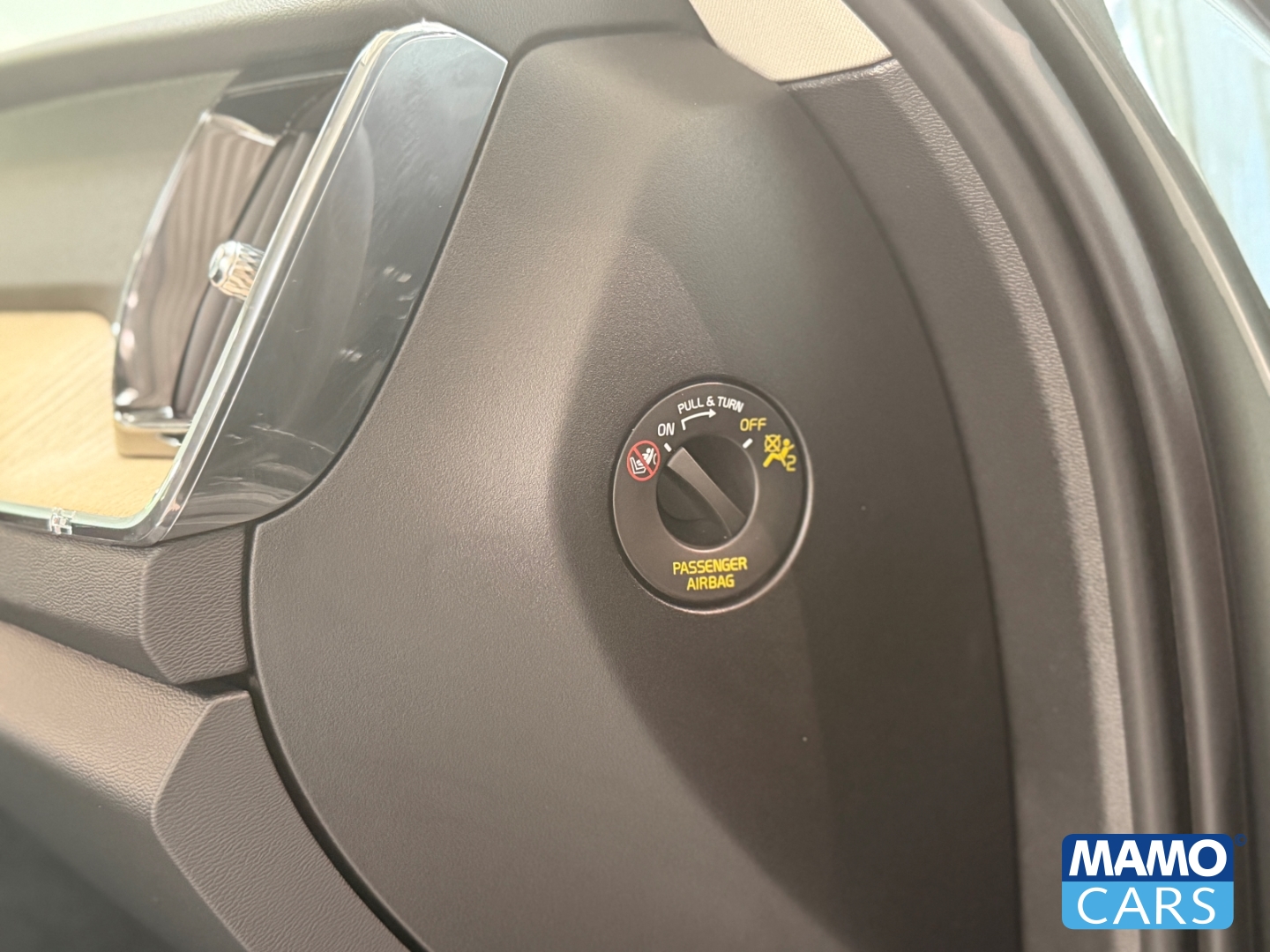 Fahrzeugabbildung Volvo XC60 B5 AWD Plus Dark FACELIFT/ACC/BLIS/360°/PANO/HUD