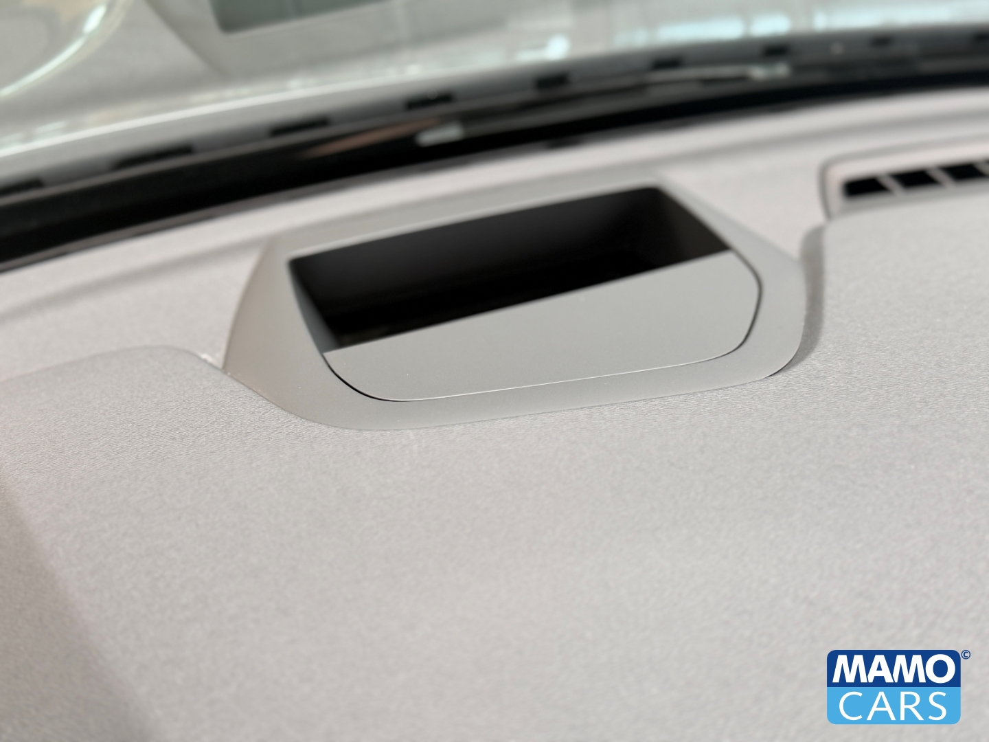 Fahrzeugabbildung Volvo XC60 B5 AWD Plus Dark FACELIFT/ACC/BLIS/360°/PANO/HUD