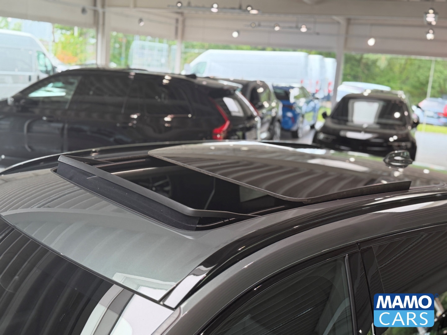 Fahrzeugabbildung Volvo XC60 B5 AWD Plus Dark FACELIFT/ACC/BLIS/360°/PANO/HUD