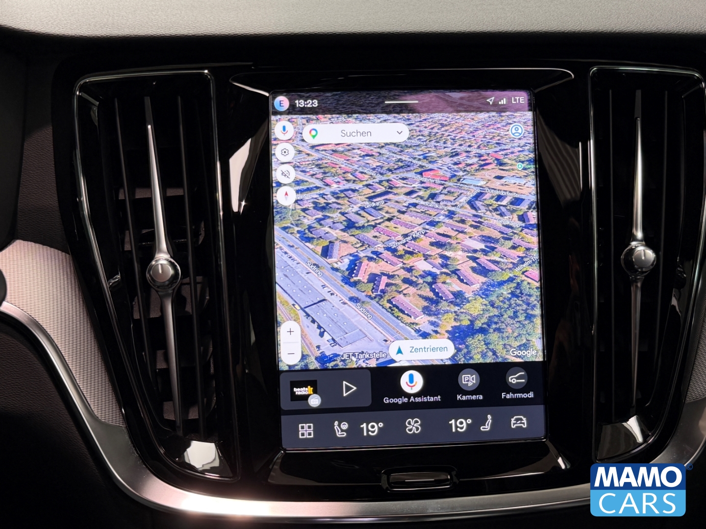 Fahrzeugabbildung Volvo V60 T6 AWD Plus Dark ACC/BLIS/360°/PANO/HUD