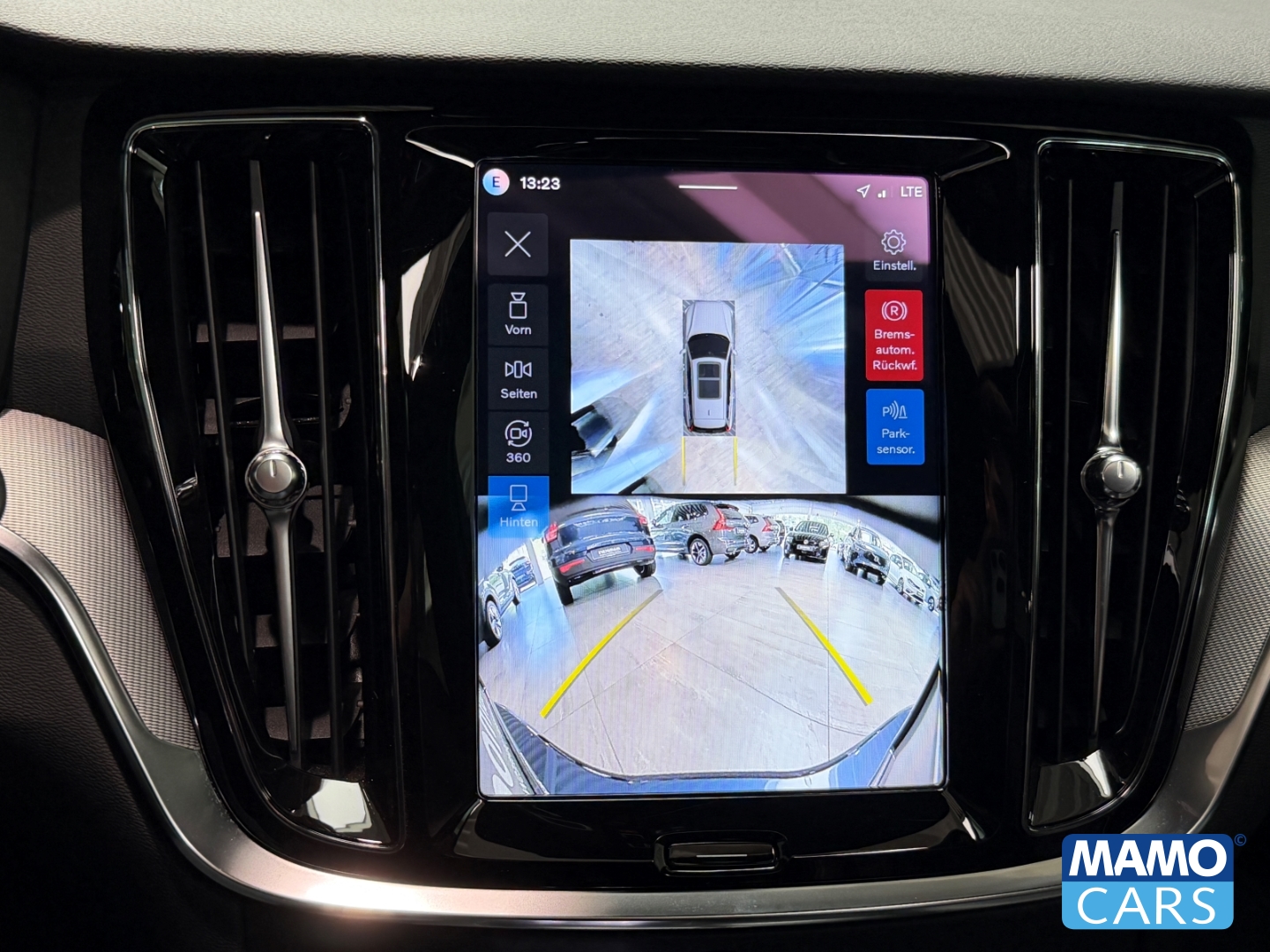 Fahrzeugabbildung Volvo V60 T6 AWD Plus Dark ACC/BLIS/360°/PANO/HUD