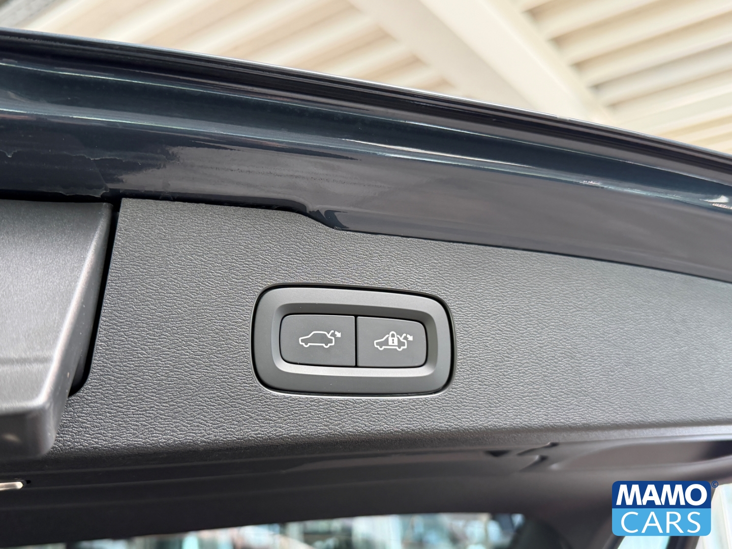 Fahrzeugabbildung Volvo V60 T6 AWD Plus Dark ACC/BLIS/360°/PANO/HUD