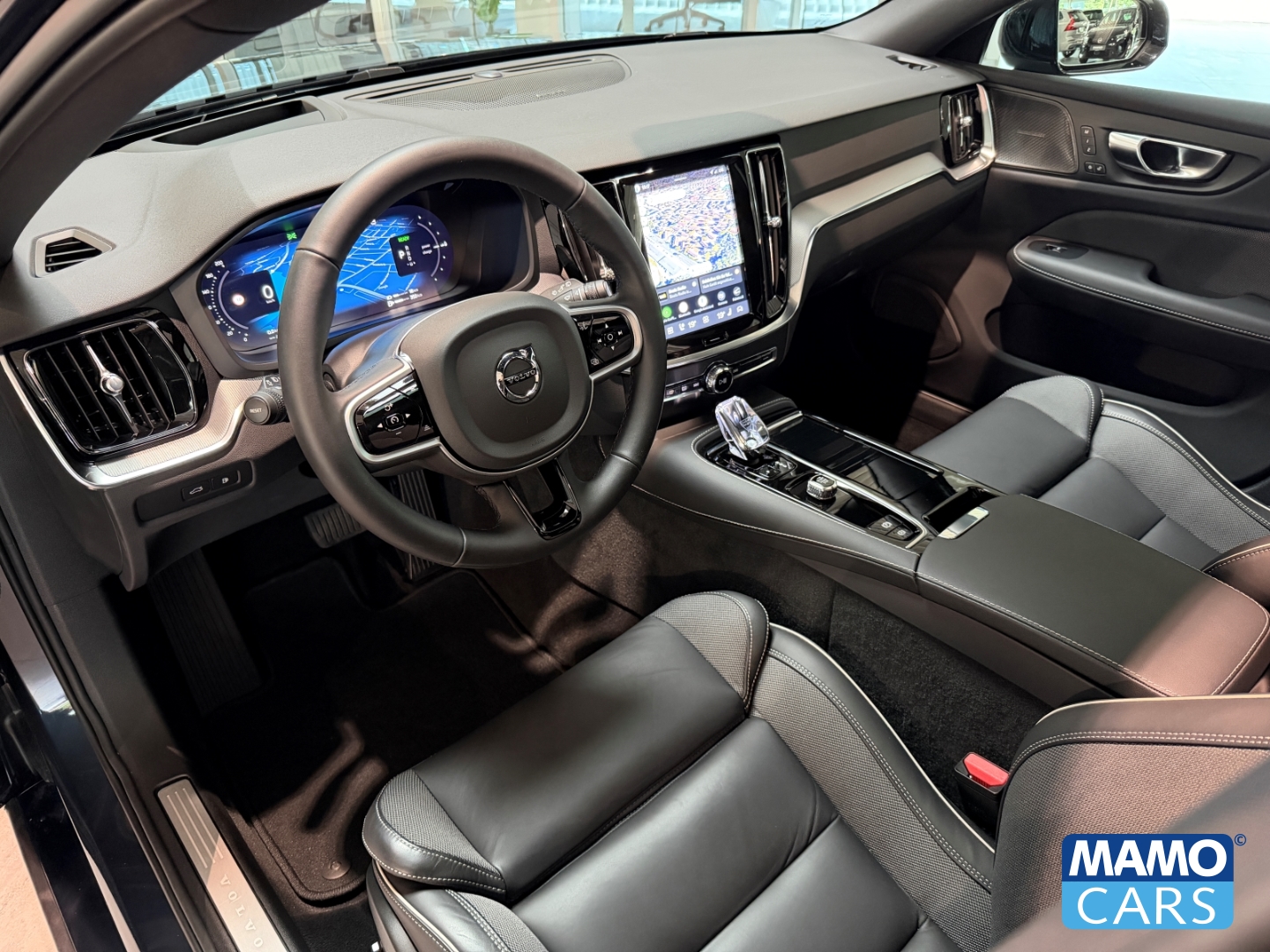 Fahrzeugabbildung Volvo V60 T6 AWD Plus Dark ACC/BLIS/360°/PANO/HUD