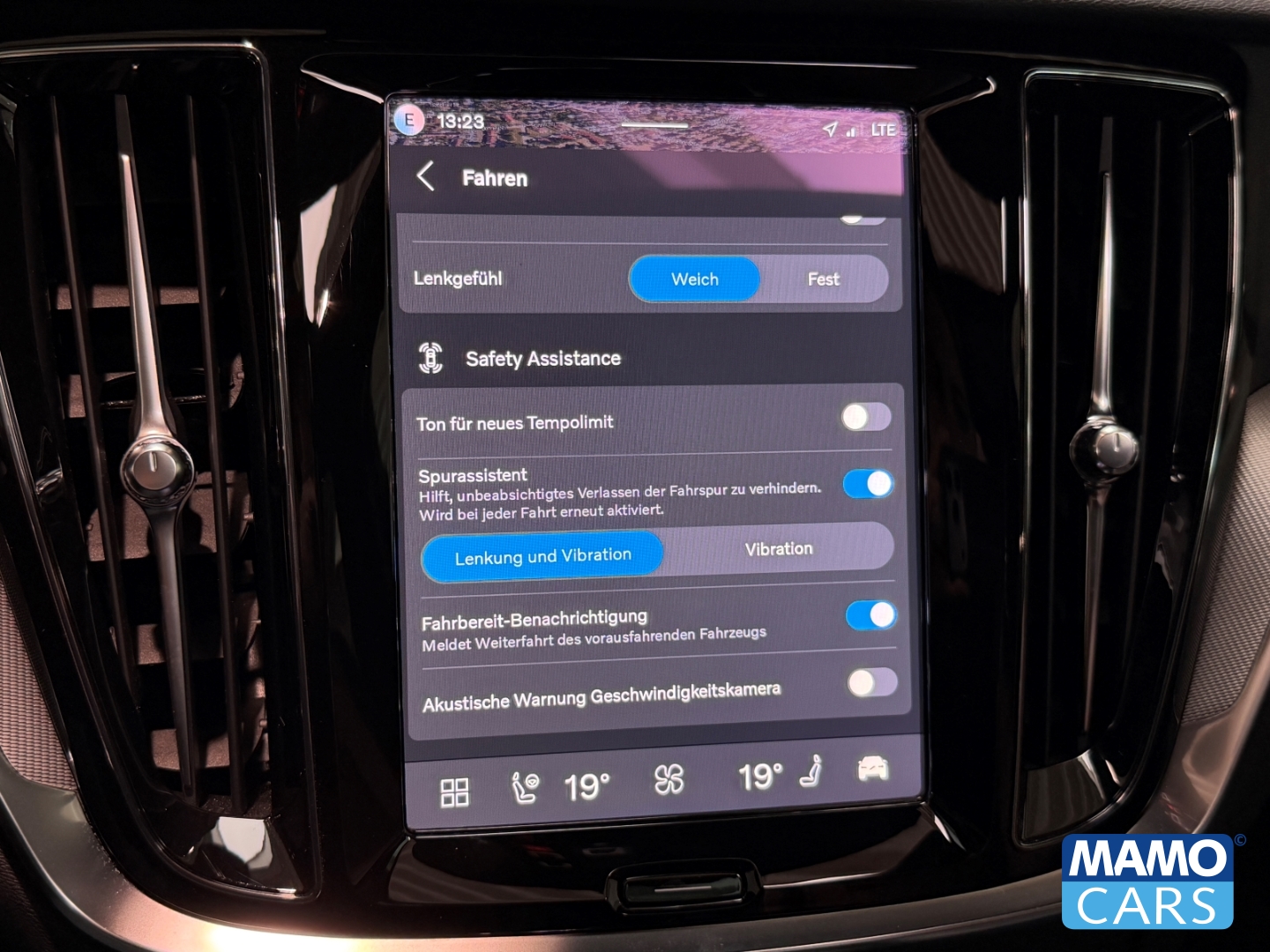 Fahrzeugabbildung Volvo V60 T6 AWD Plus Dark ACC/BLIS/360°/PANO/HUD