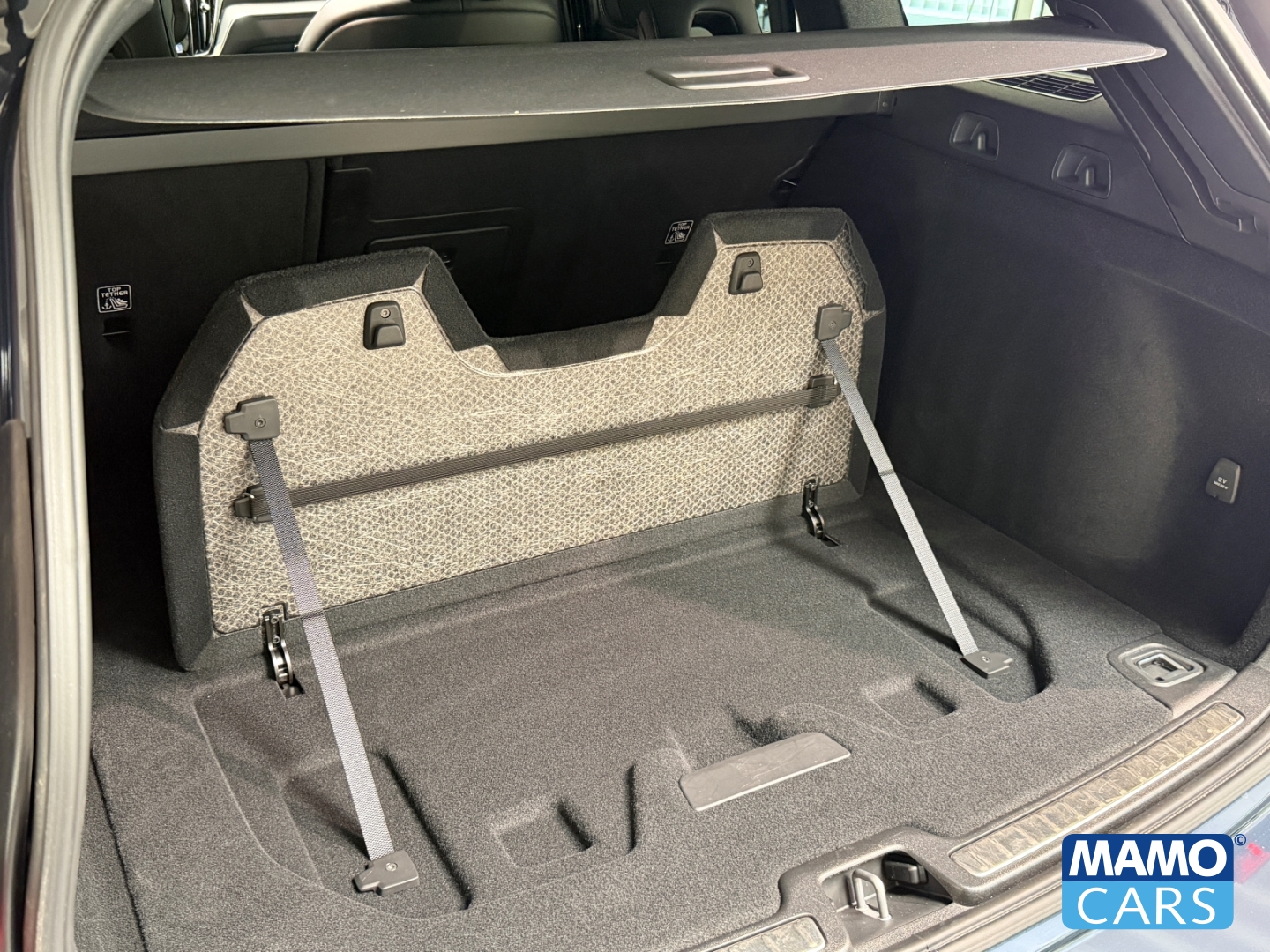 Fahrzeugabbildung Volvo V60 T6 AWD Plus Dark ACC/BLIS/360°/PANO/HUD