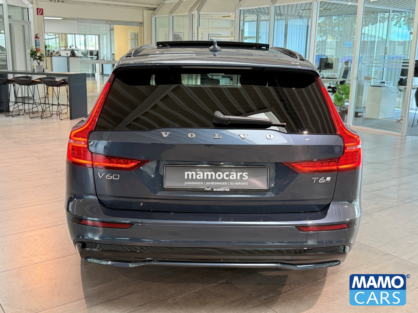 Fahrzeugabbildung Volvo V60 T6 AWD Plus Dark ACC/BLIS/360°/PANO/HUD