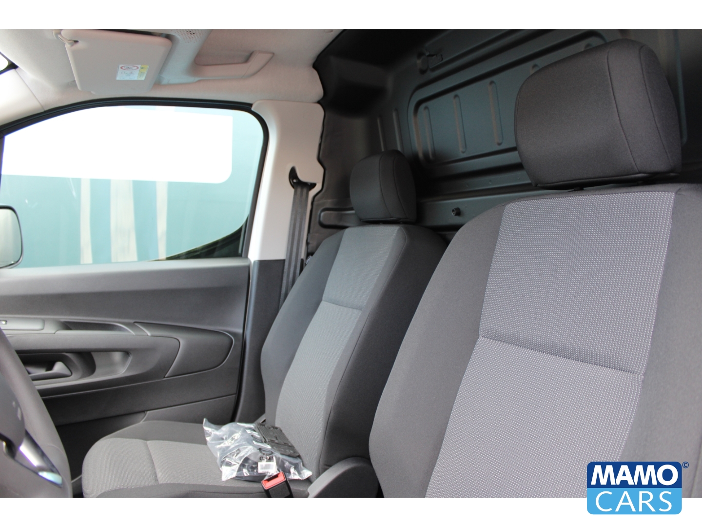 Fahrzeugabbildung Opel Combo Electric Cargo Basis/BLUETOOTH/SITZHEIZUNG/KLIMAAUTOMATIK