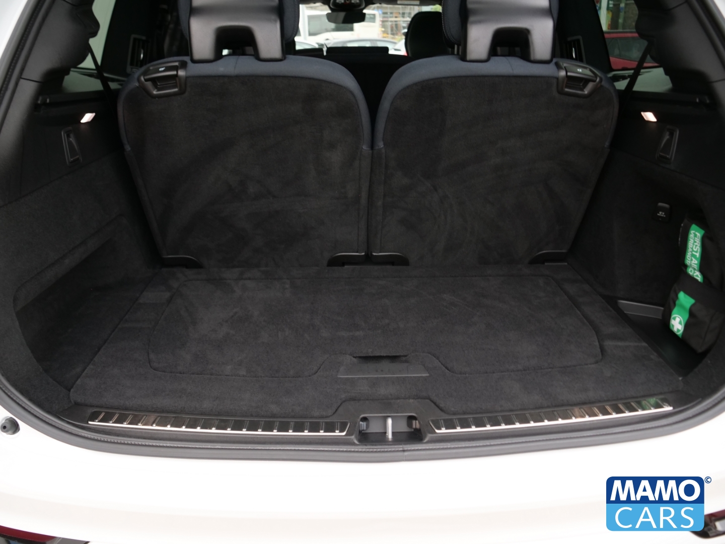 Fahrzeugabbildung Volvo XC90 T8 AWD Ultra Dark 7 -Sitzer/FOUR-C/ACC/AHK