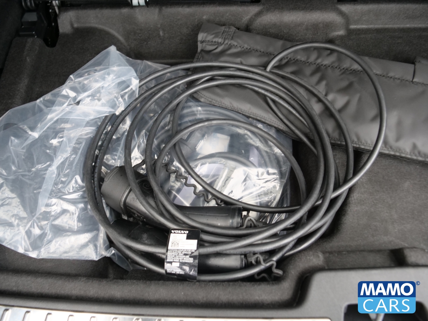 Fahrzeugabbildung Volvo XC90 T8 AWD Ultra Dark 7 -Sitzer/FOUR-C/ACC/AHK