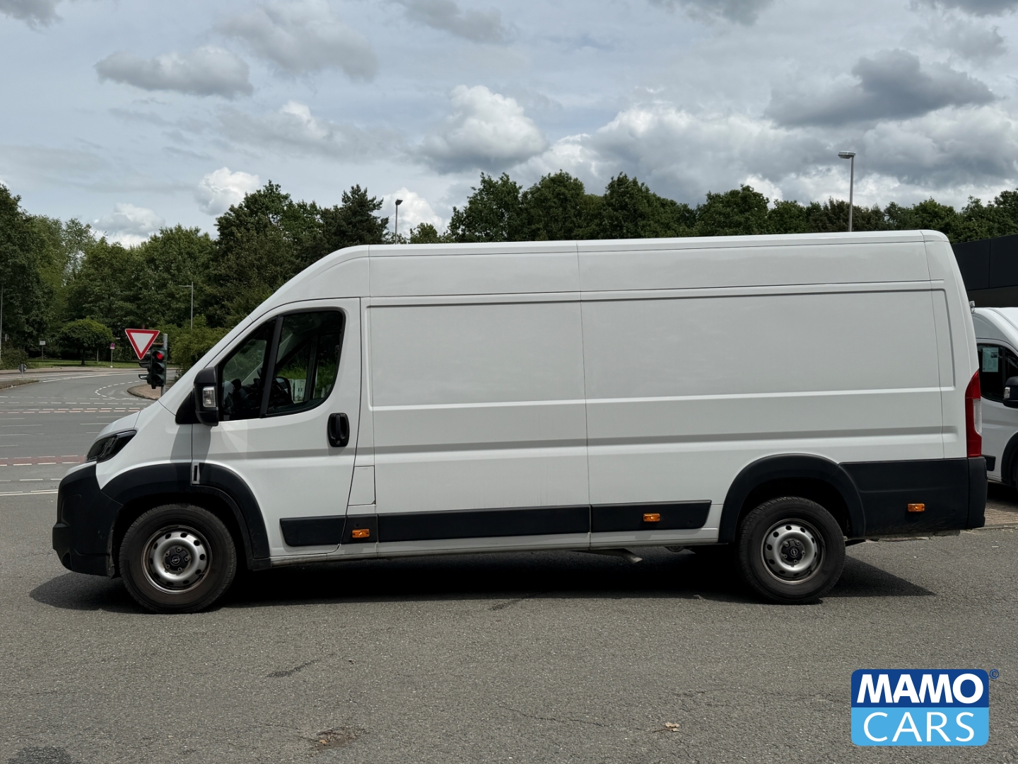Fahrzeugabbildung Opel Movano Kasten 3.5t L4H2 BlueHDI180 BLIS/CAM/NAVI