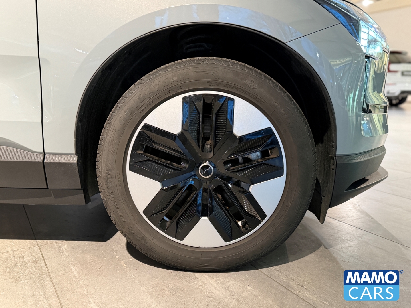 Fahrzeugabbildung Volvo EX30 Core Extended Range WP/ACC/BLIS/LHZ/SHZ/CAM