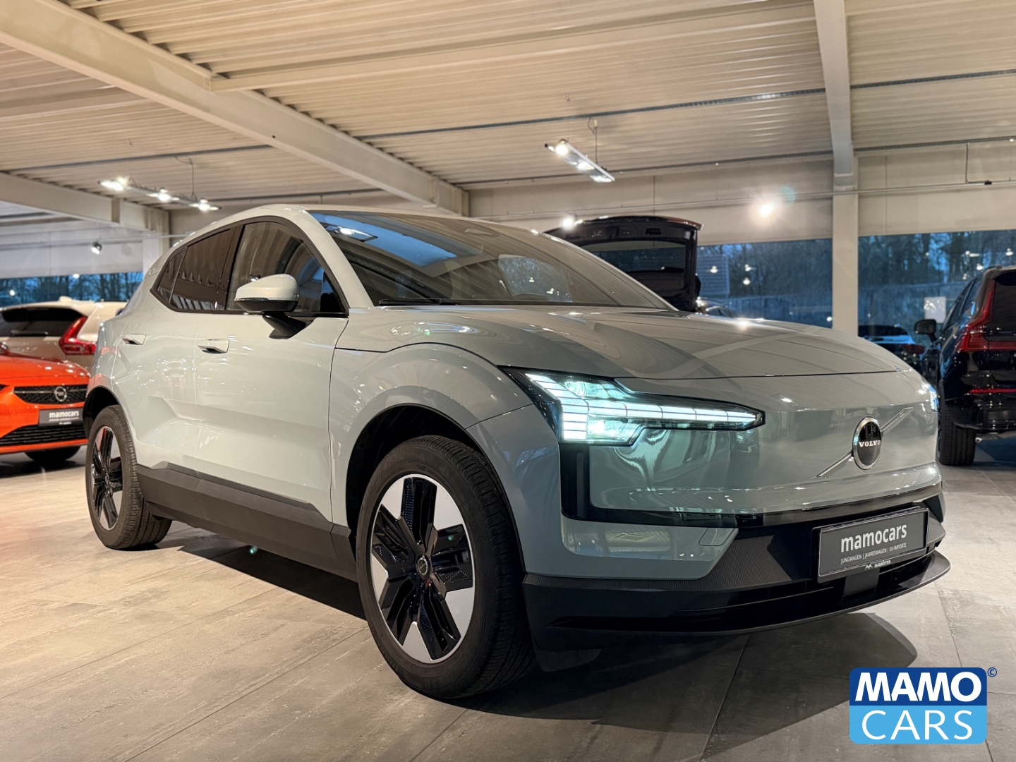 Fahrzeugabbildung Volvo EX30 Core Extended Range WP/ACC/BLIS/LHZ/SHZ/CAM