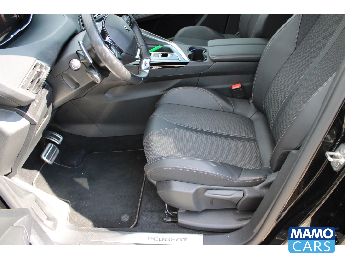 Fahrzeugabbildung Peugeot 5008 GT 7-Sitzer/1.Hand//AHK/Tempomat/Allwetter
