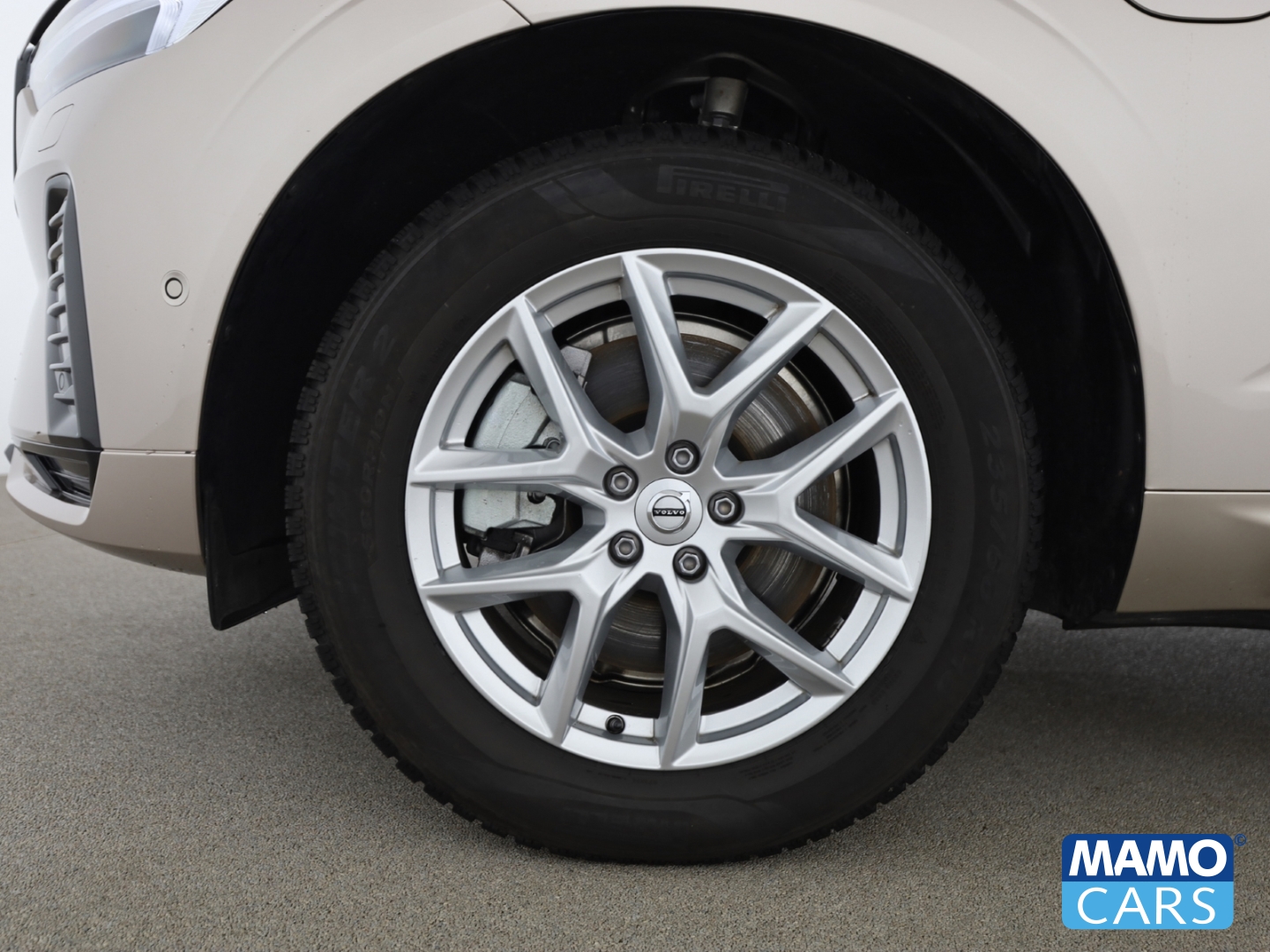 Fahrzeugabbildung Volvo XC60 T8 Recharge AWD Plus Dark Plug-In Hybrid