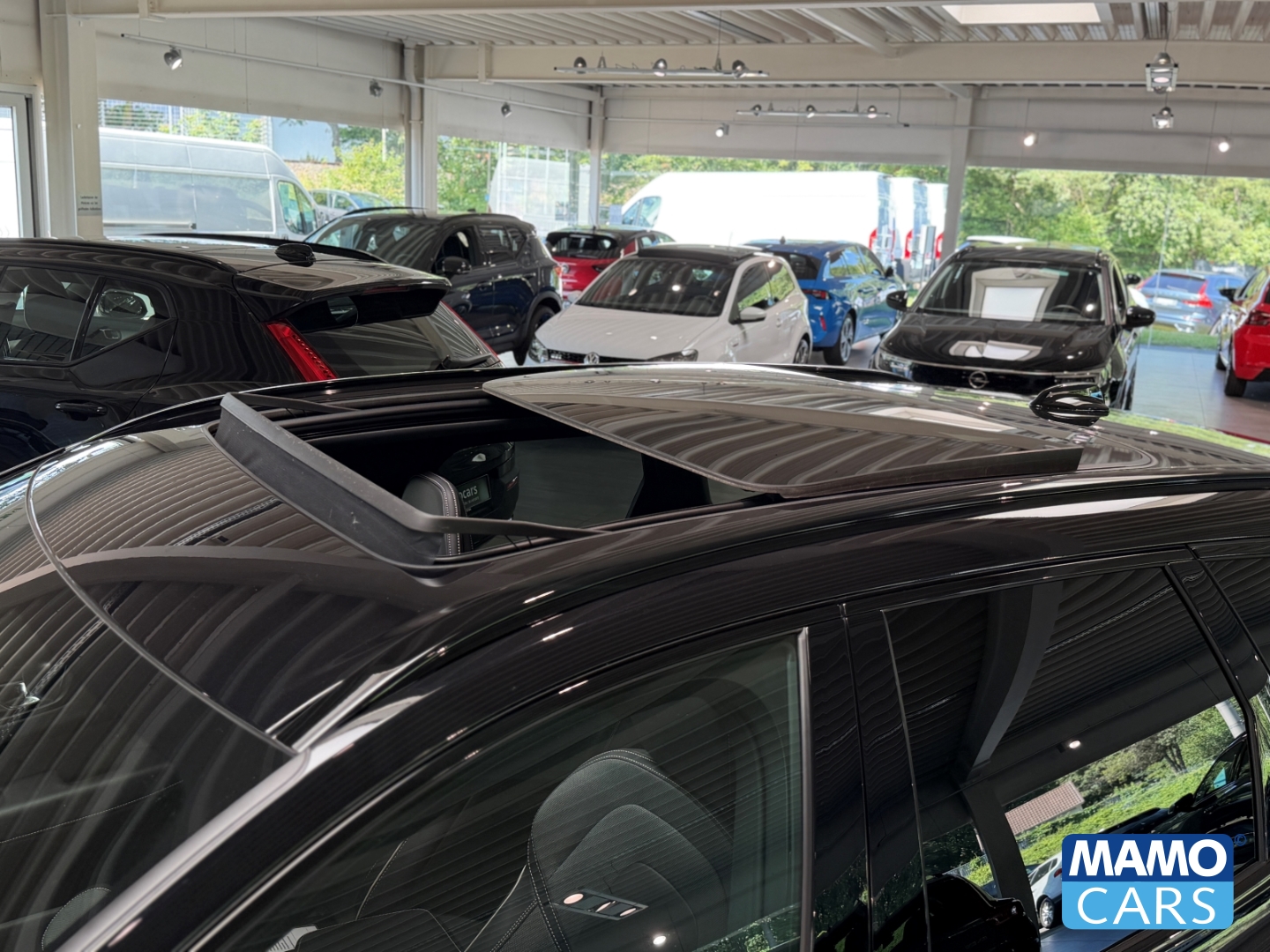 Fahrzeugabbildung Volvo XC60 B5 AWD Plus Black Editi. BLIS/PANO/360°/HUD