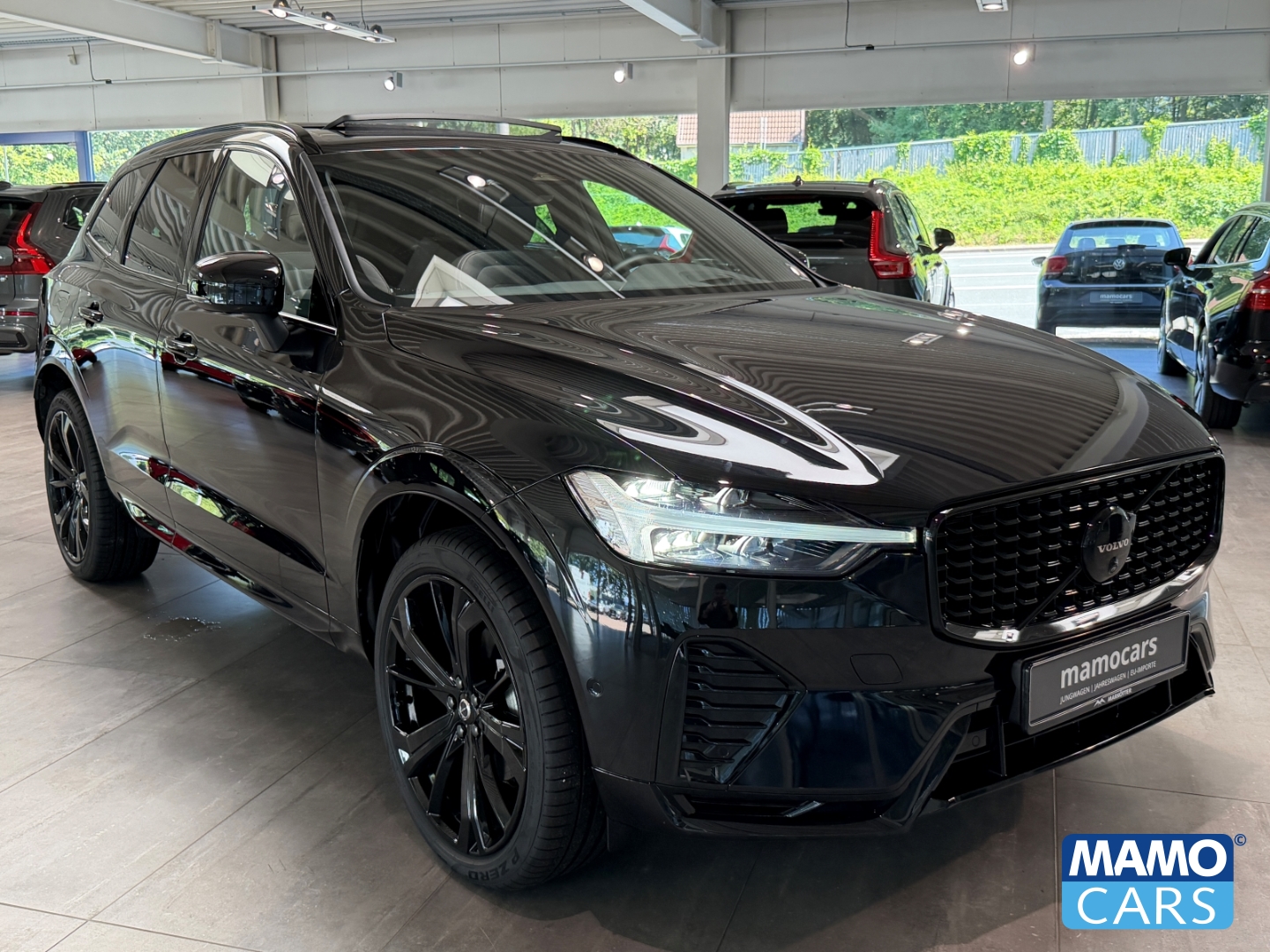 Fahrzeugabbildung Volvo XC60 B5 AWD Plus Black Editi. BLIS/PANO/360°/HUD