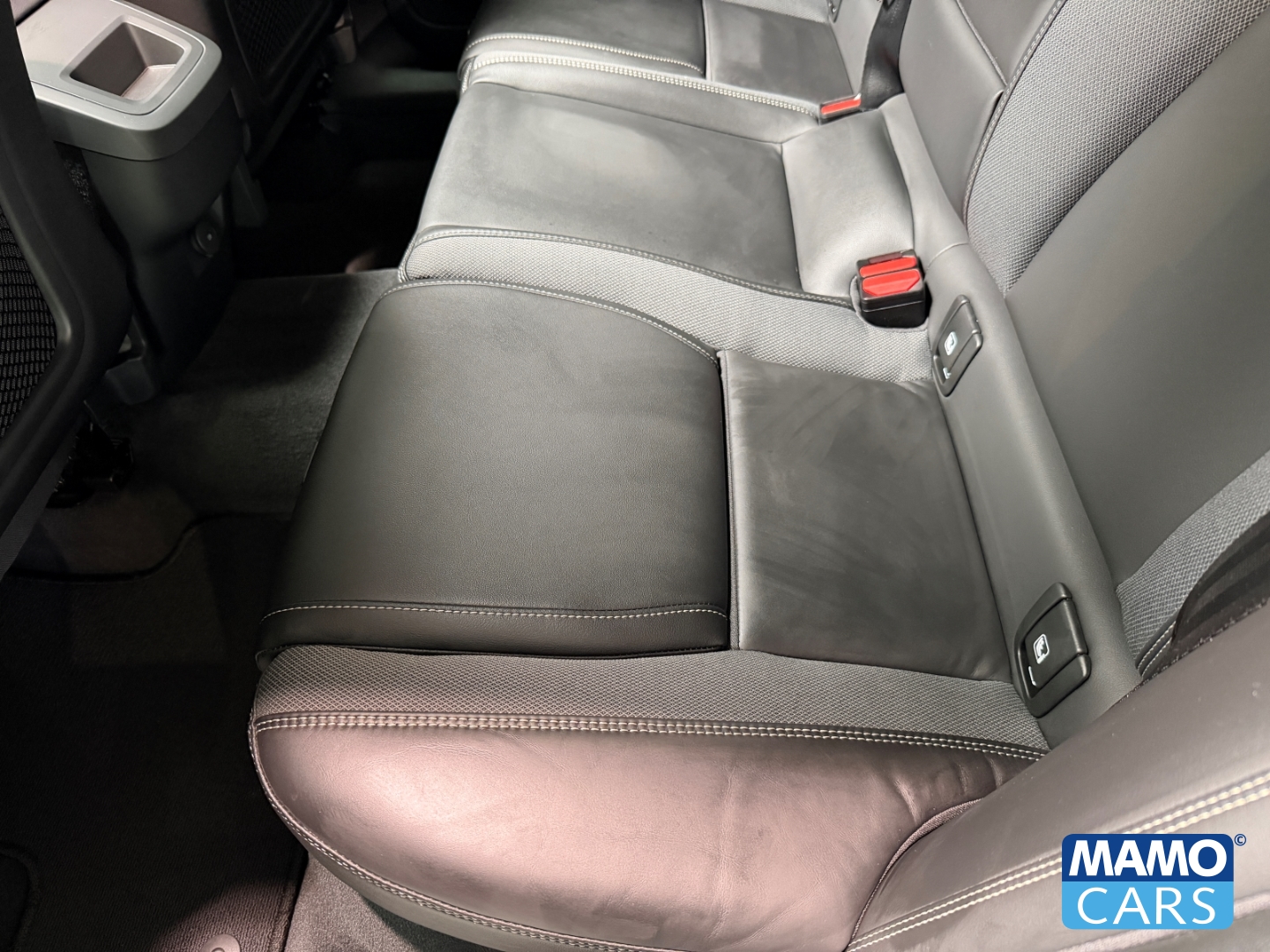 Fahrzeugabbildung Volvo XC60 B5 AWD Plus Black Editi. BLIS/PANO/360°/HUD