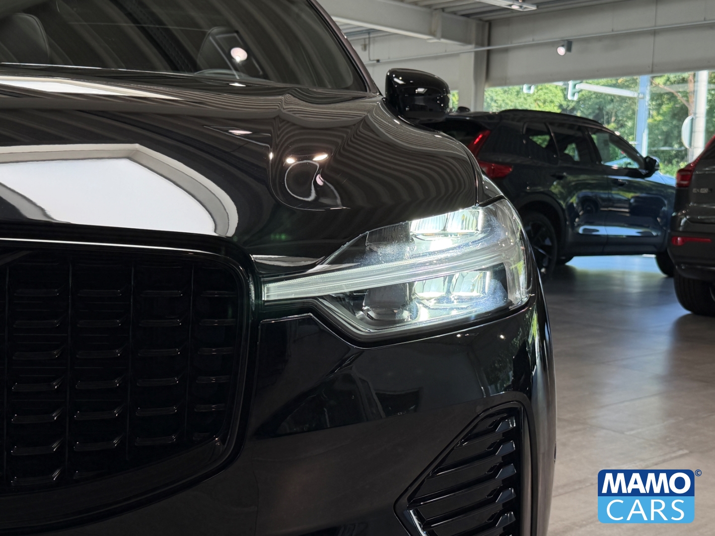Fahrzeugabbildung Volvo XC60 B5 AWD Plus Black Editi. BLIS/PANO/360°/HUD