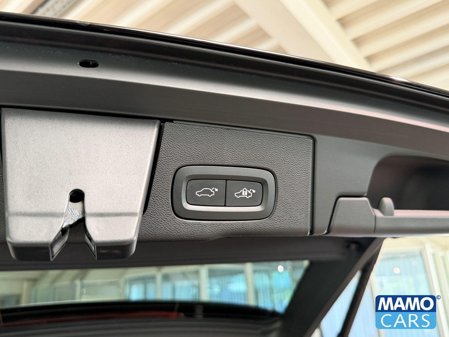 Fahrzeugabbildung Volvo XC60 B5 AWD Plus Black Editi. BLIS/PANO/360°/HUD