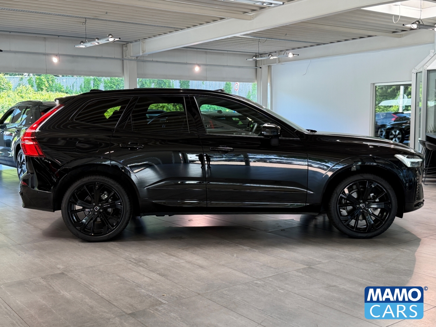 Fahrzeugabbildung Volvo XC60 B5 AWD Plus Black Editi. BLIS/PANO/360°/HUD