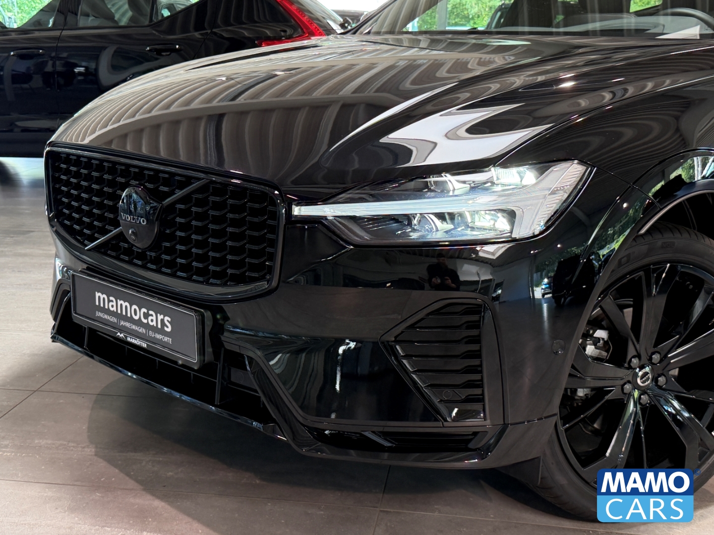 Fahrzeugabbildung Volvo XC60 B5 AWD Plus Black Editi. BLIS/PANO/360°/HUD