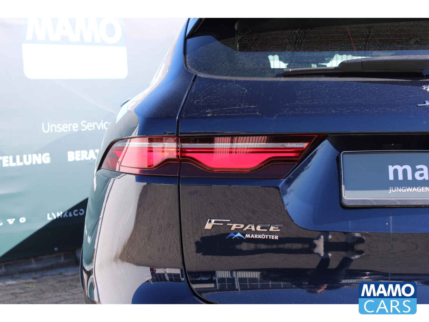 Fahrzeugabbildung Jaguar F-Pace SE AWD AHK/Pixel/Allwetter/Memory/Portofino