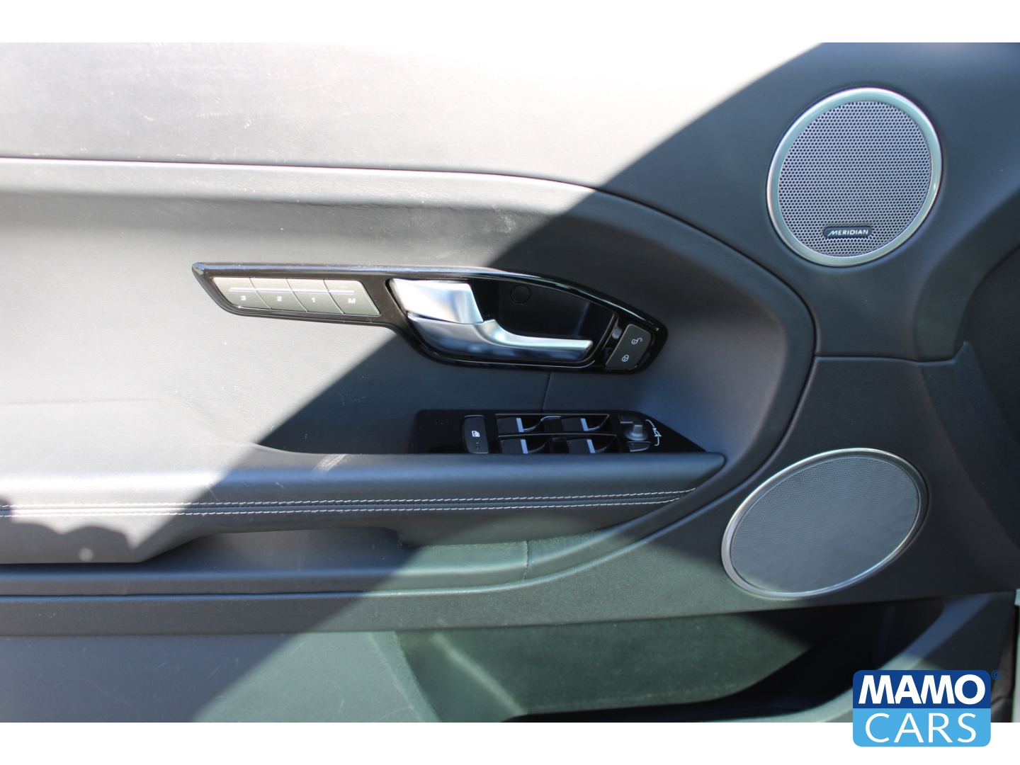 Fahrzeugabbildung Land Rover Range Rover Evoque 2.0 Si Prestige Pano/1. Hd./Keyless