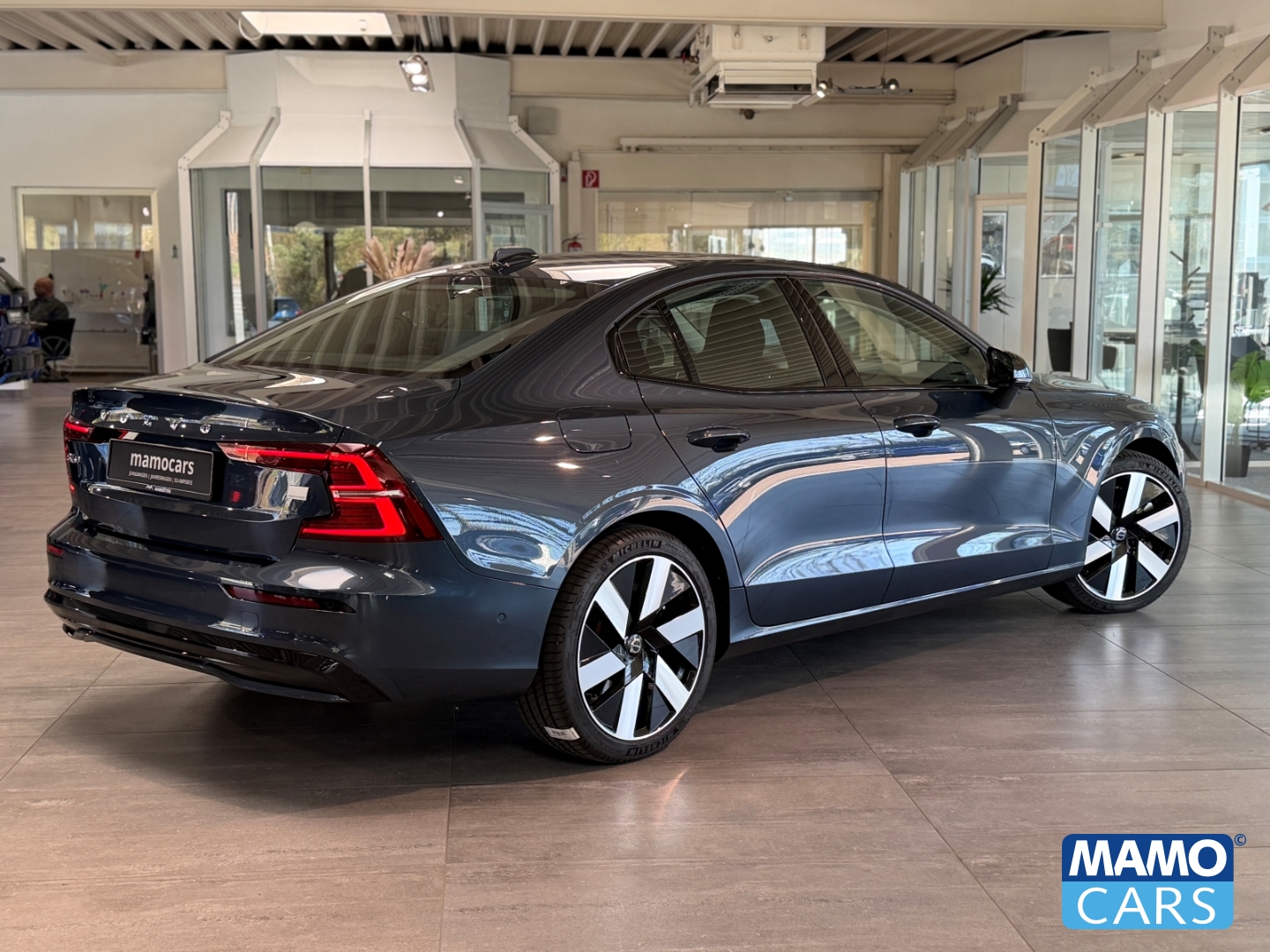 Fahrzeugabbildung Volvo S60 T8 Plus Dark Recharge ACC/BLIS/PANO/H&K