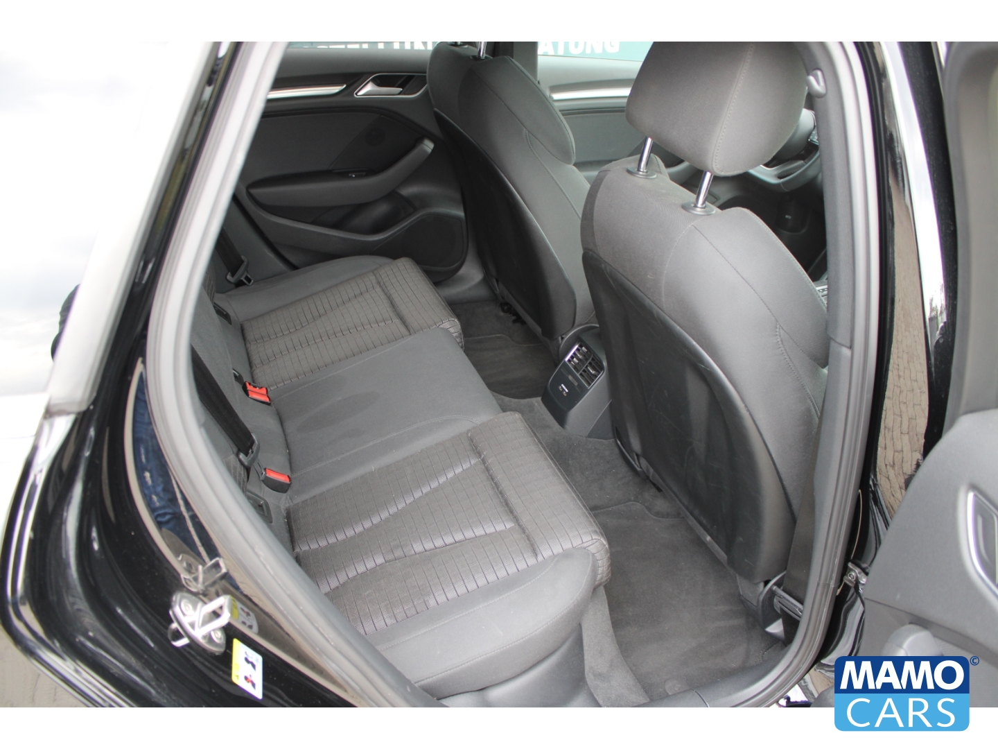 Fahrzeugabbildung Audi A3 Sportback 35 TDI sport S line/PANO/AHK/Rückfahrkamera