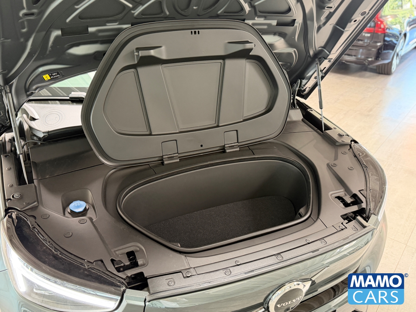 Fahrzeugabbildung Volvo EX40 Twin AWD Plus Dark AHK/ACC/BLIS/360CAM/SHZ