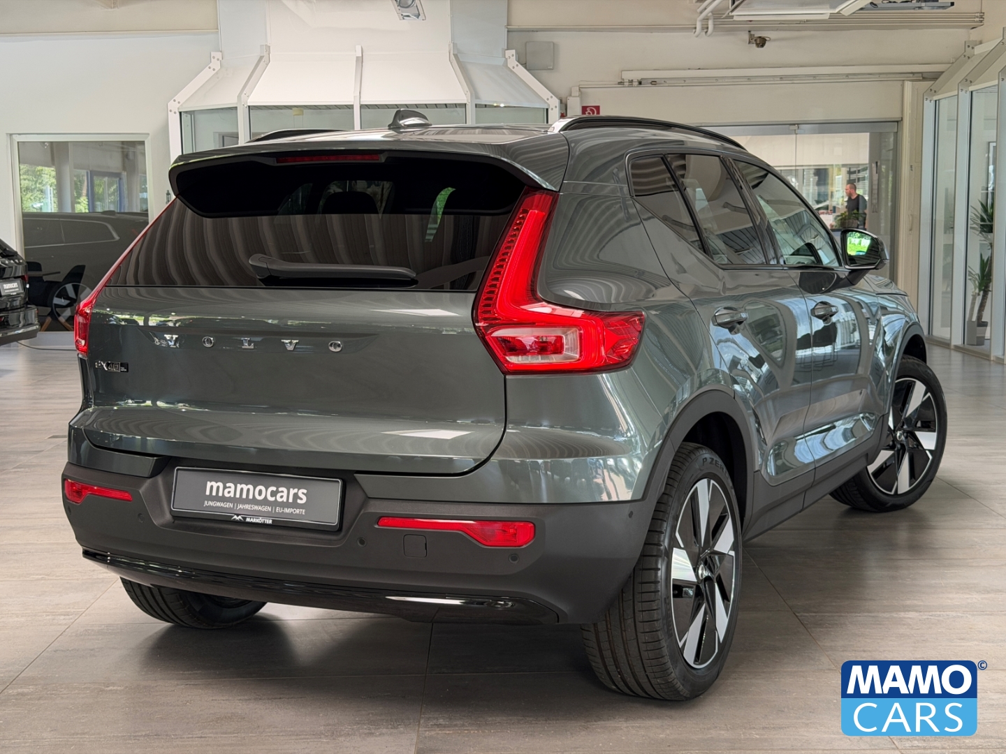 Fahrzeugabbildung Volvo EX40 Twin AWD Plus Dark AHK/ACC/BLIS/360CAM/SHZ