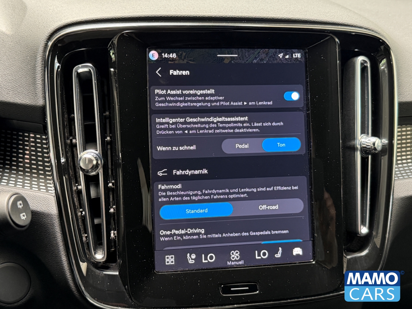 Fahrzeugabbildung Volvo EX40 Twin AWD Plus Dark AHK/ACC/BLIS/360CAM/SHZ