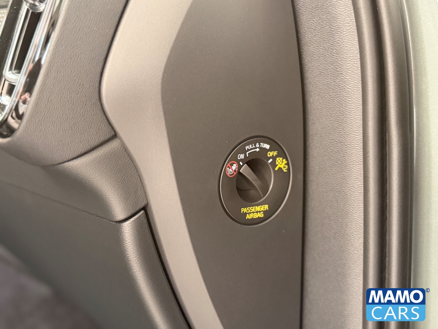 Fahrzeugabbildung Volvo EX40 Twin AWD Plus Dark AHK/ACC/BLIS/360CAM/SHZ